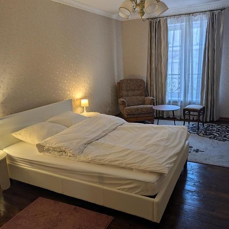 Appartement A Cote De Port Vendome Bagian luar foto