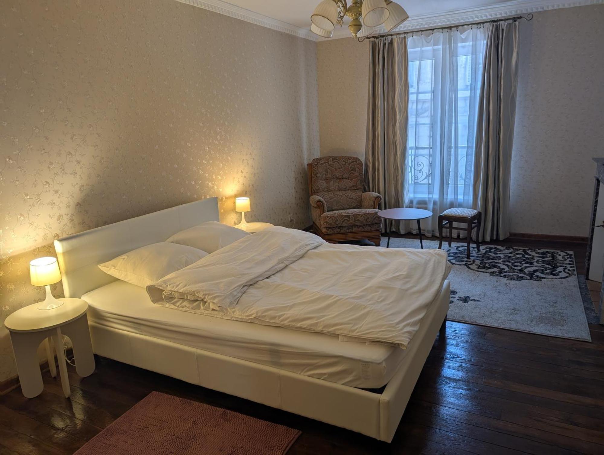 Appartement A Cote De Port Vendome Bagian luar foto